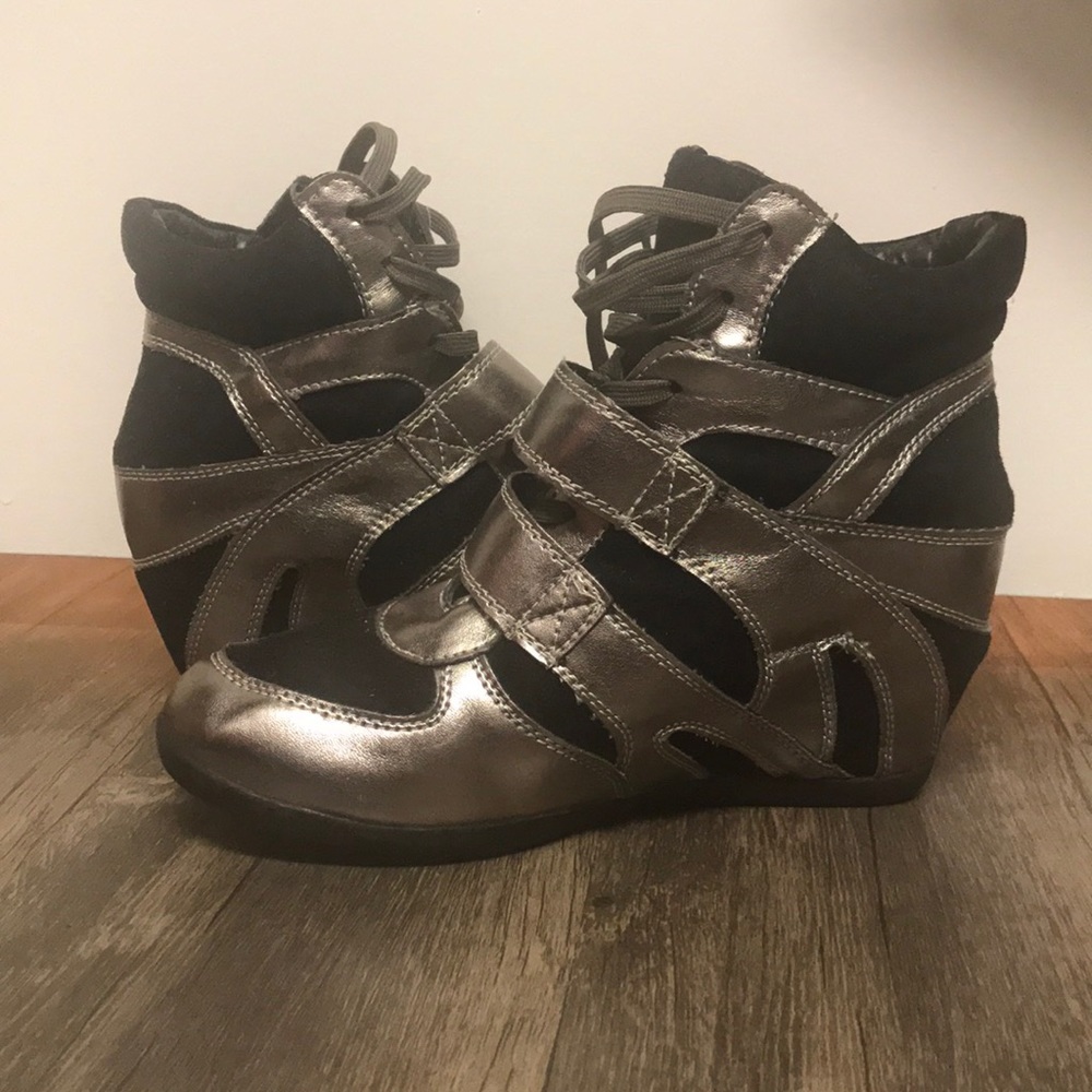 Hightop wedge sneakers